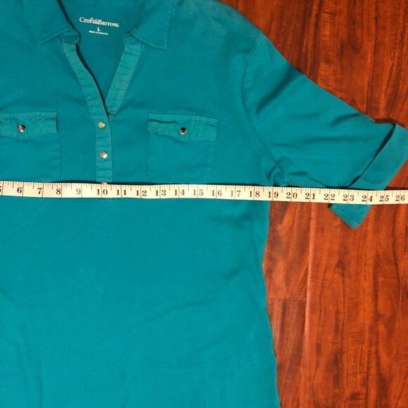 Turquoise 3/4 Length Sleeved V-neck T-shirt with Front Pockets, Size L - Picture 6 of 8
